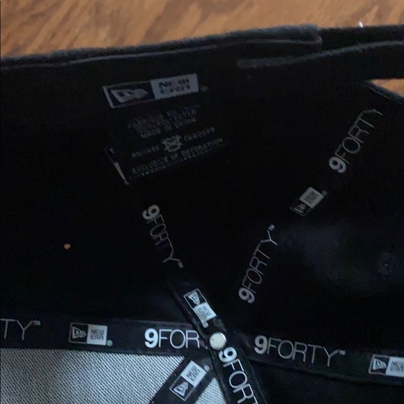 Toronto Raptors hats - Picture 8 of 8